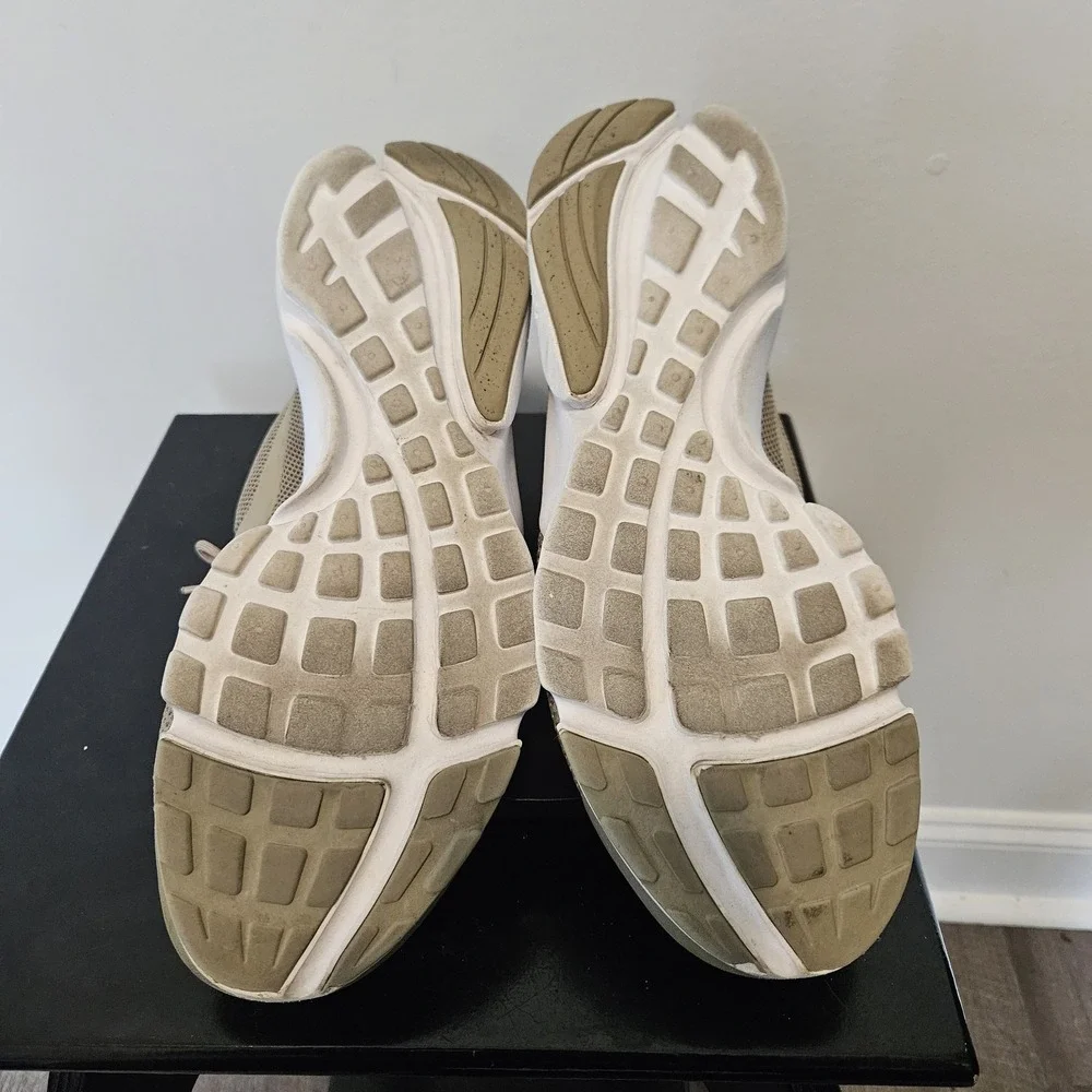Nike Presto Fly Running Shoes Khaki Tan White Men's Size US 10.5 908019-200